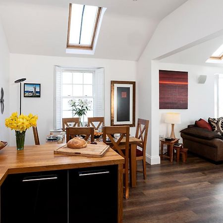 Finest Retreats - Lighthouse Cottage Rampside 외부 사진