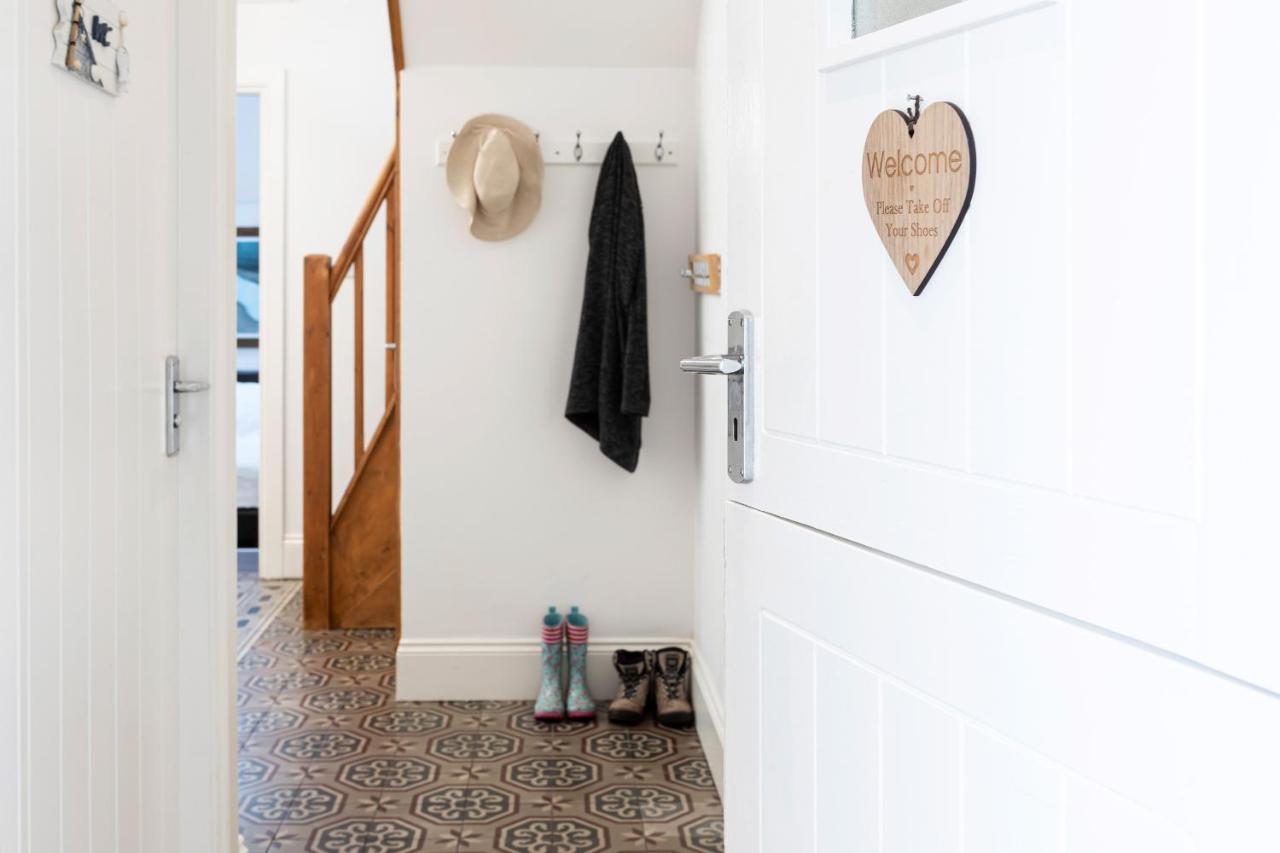 Finest Retreats - Lighthouse Cottage Rampside 외부 사진