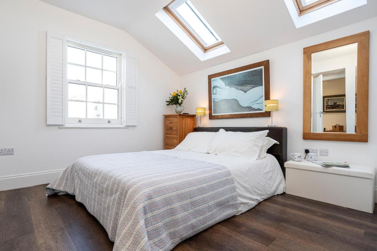 Finest Retreats - Lighthouse Cottage Rampside 외부 사진