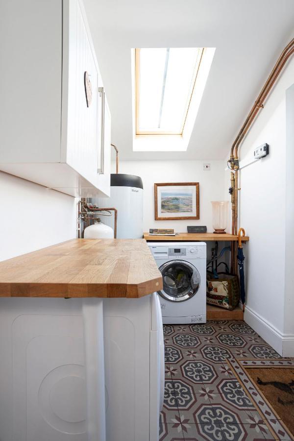 Finest Retreats - Lighthouse Cottage Rampside 외부 사진