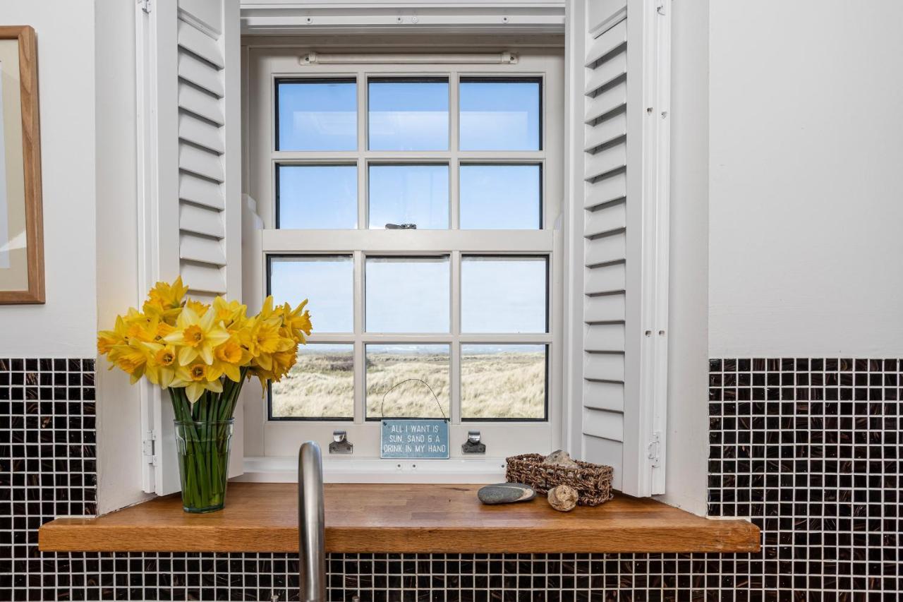 Finest Retreats - Lighthouse Cottage Rampside 외부 사진